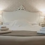 La Casa Di Alma Luxury فندق مبيت وإفطار 4*